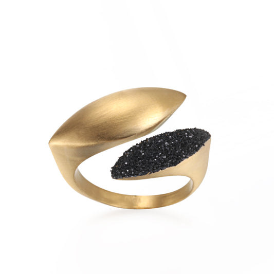 Women Gold Plate Unique Ring, Black Stardust